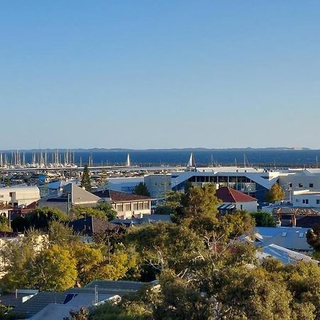 Sky High On Arundel - Central Fremantle Apartment 외부 사진