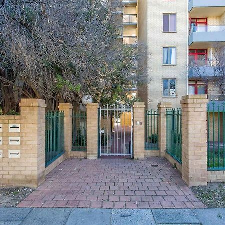 Sky High On Arundel - Central Fremantle Apartment 외부 사진