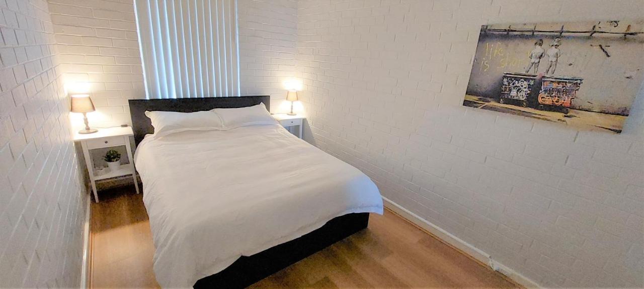 Sky High On Arundel - Central Fremantle Apartment 외부 사진