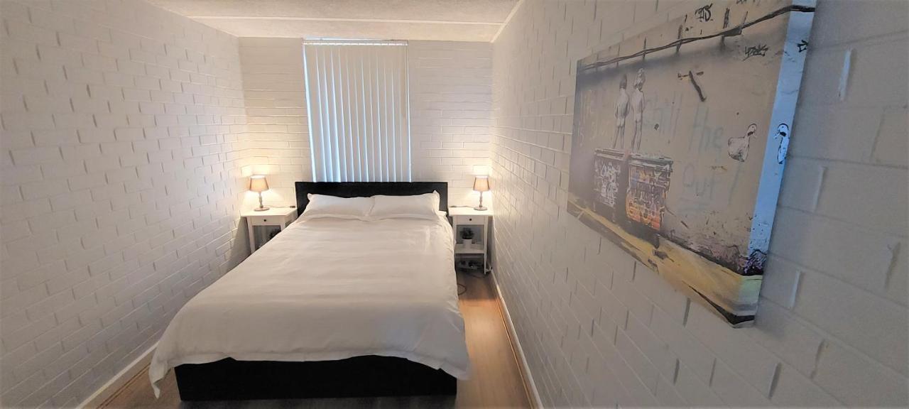 Sky High On Arundel - Central Fremantle Apartment 외부 사진
