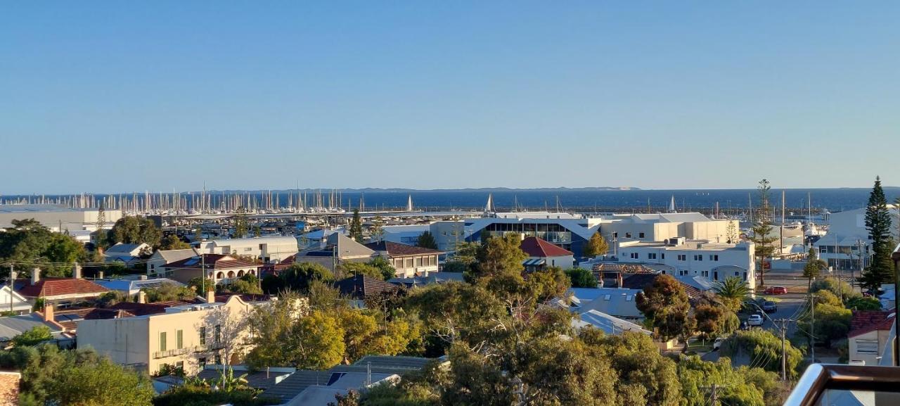 Sky High On Arundel - Central Fremantle Apartment 외부 사진